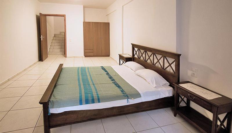 Villa Chrissanthi Sea Гувес Екстериор снимка
